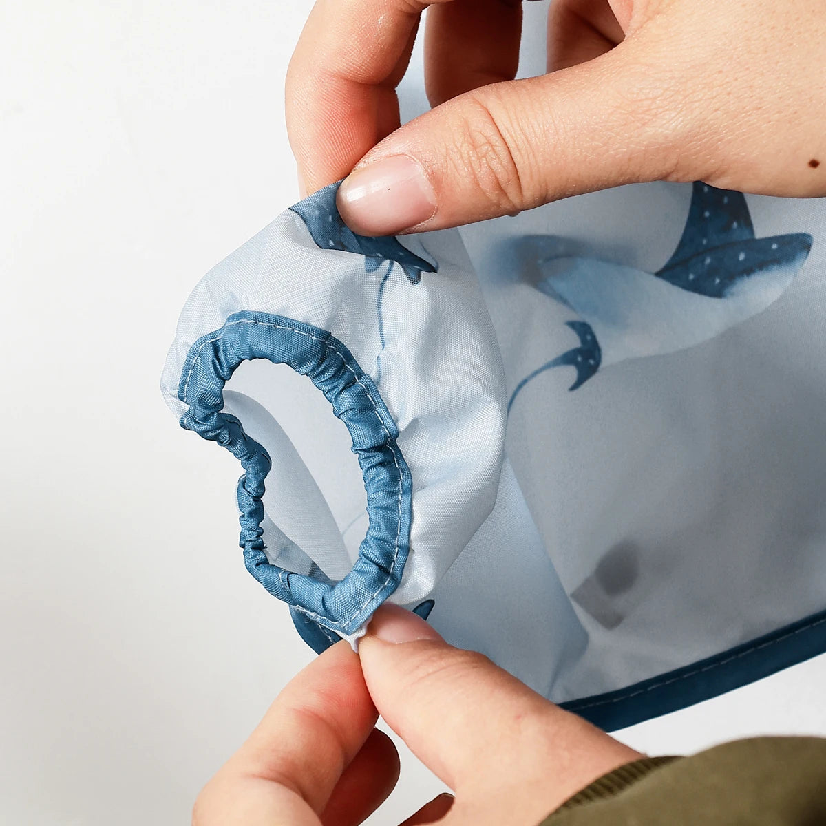 Bavoir Imperméable & Résistant aux Taches – Protection Totale pour Bébé