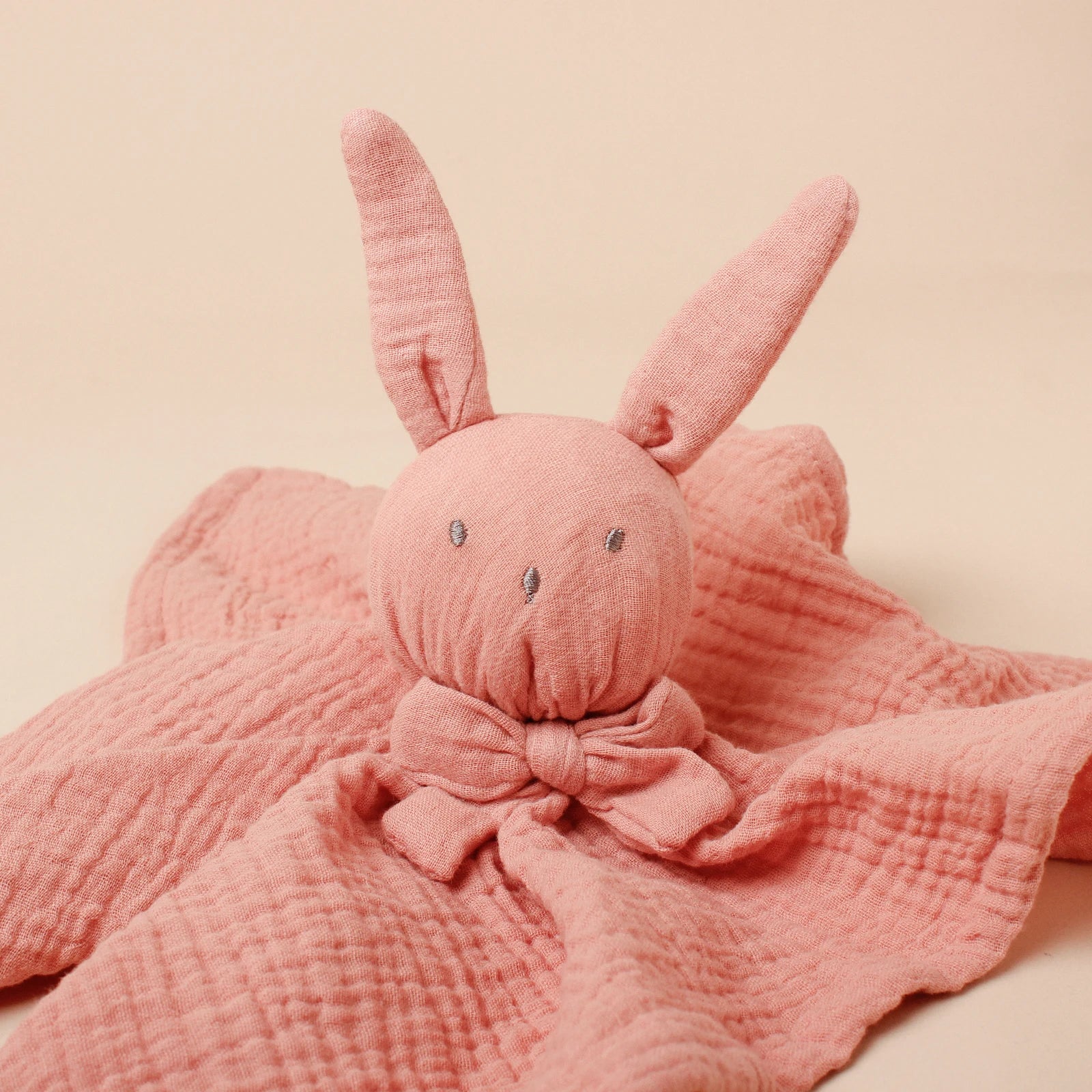 Doudou Lapin en Coton Doux – Câlin et Sécurisant pour Bébé