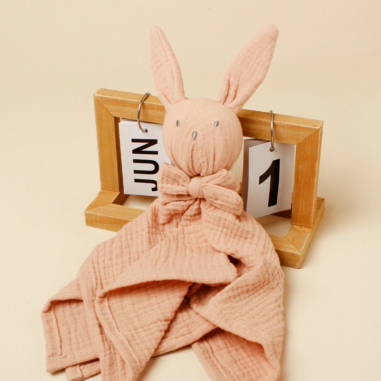 Doudou Lapin en Coton Doux – Câlin et Sécurisant pour Bébé