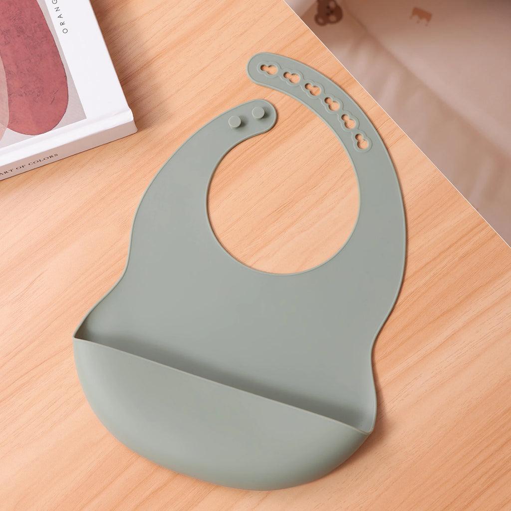 Bavoir en Silicone Ajustable & Imperméable – L’essentiel pour Bébé